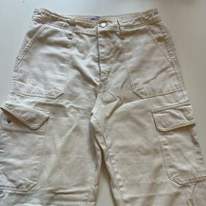 Zara Women's Cream Cargo Jeans with broken zipper